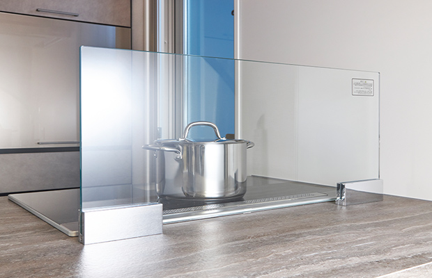 ガラススクリーン